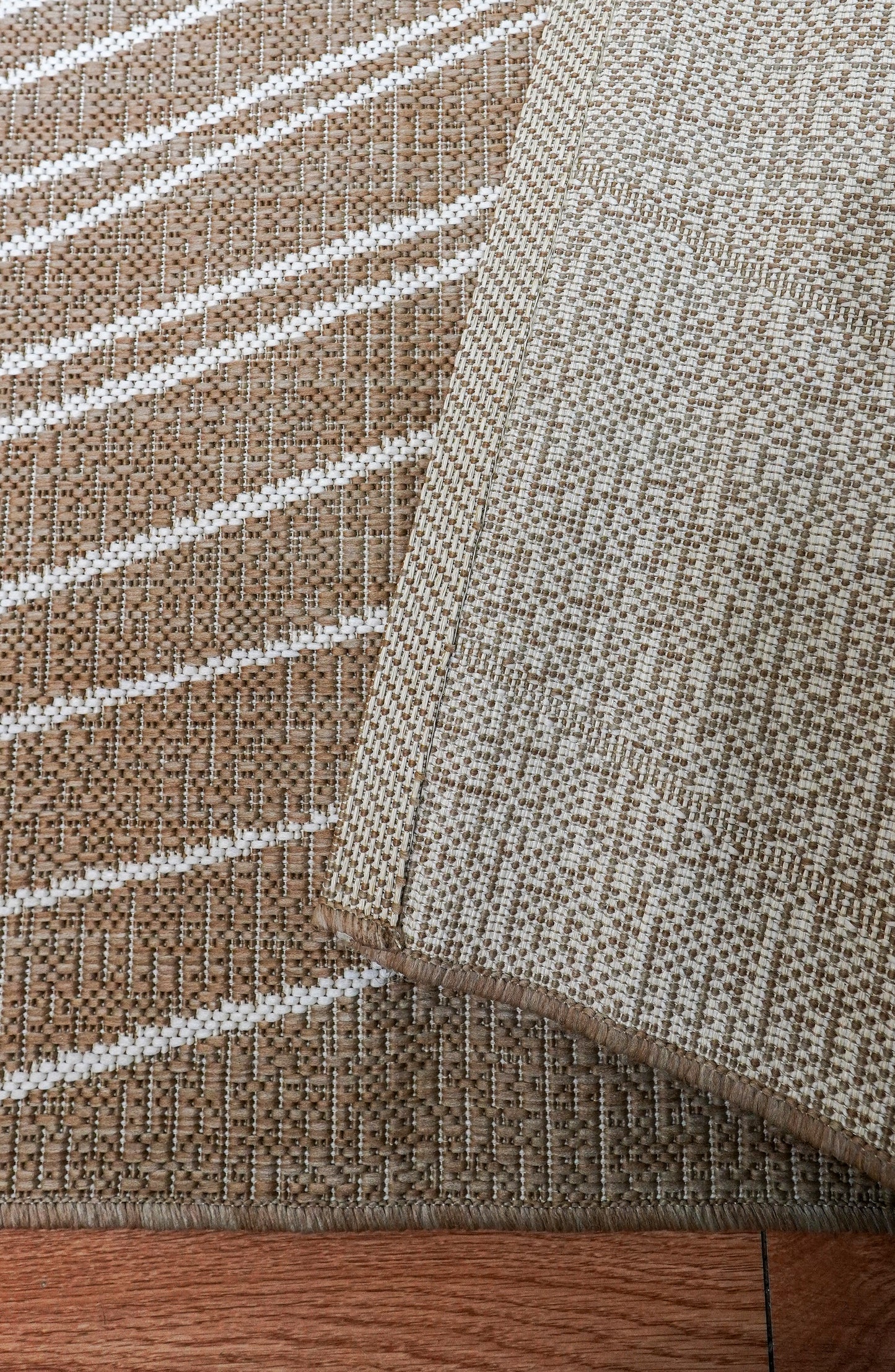 RUSTIQ 2042 ESSENZA | ALFOMBRA